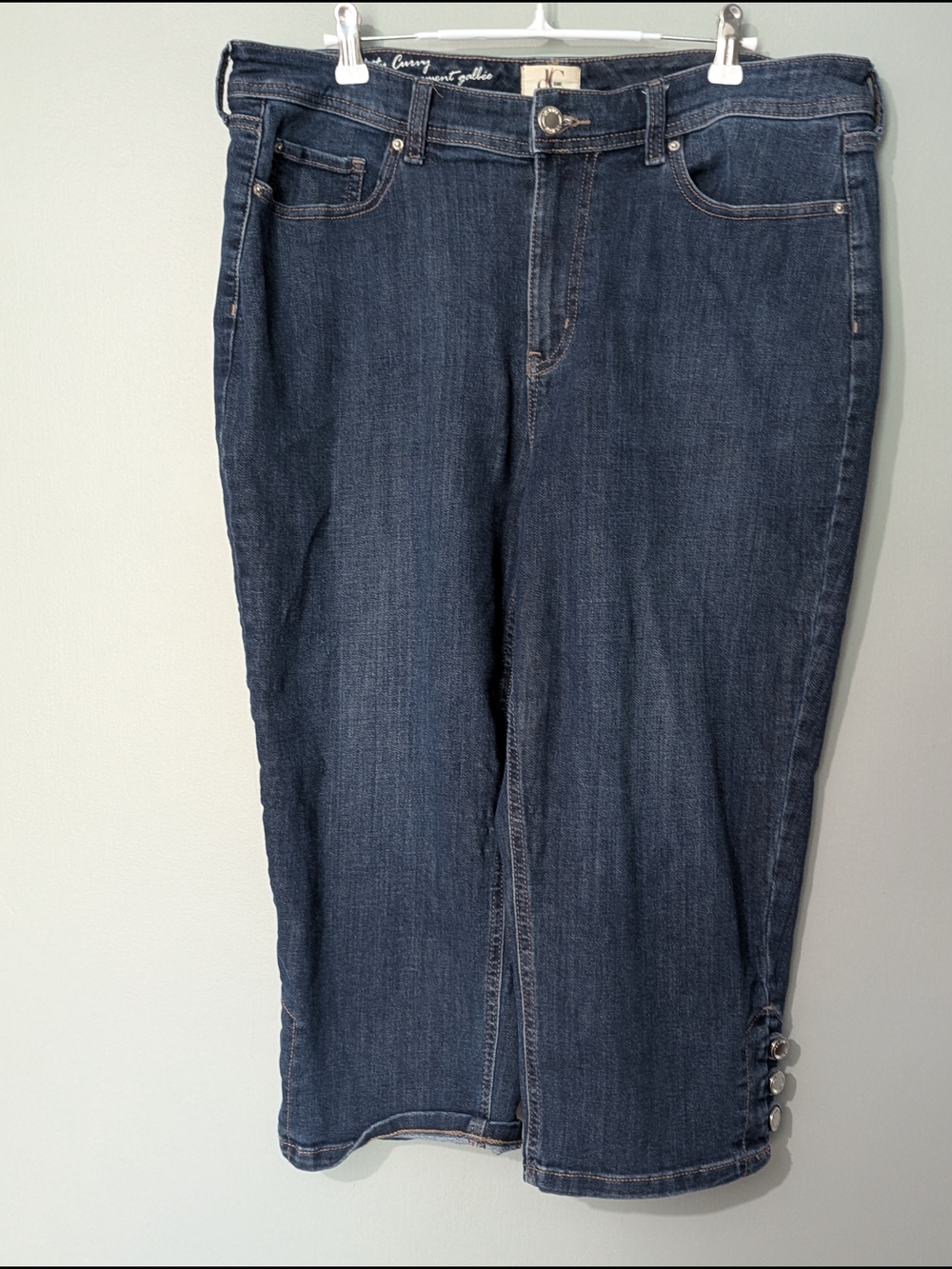 Penningtons DC Jeans Women's Cropped Denim Capris Hem Button Detail Coastal Mom